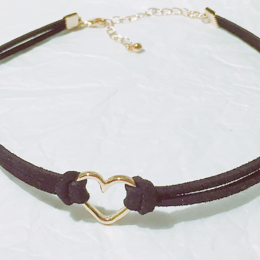 💖4/$25 Dainty Faux Suede Choker W/ Heart Charm - Picture 2 of 5